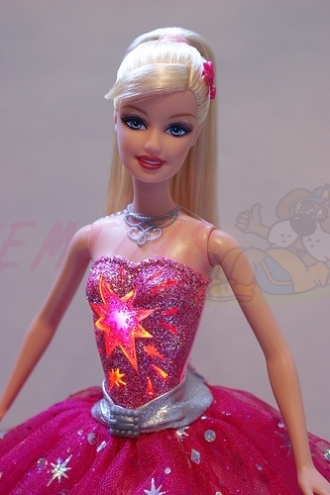 Panenka Barbie se svítícími šaty